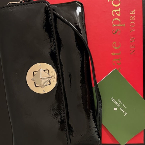 Kate Spade Small Black Patent Leather Purse. - Picture 7 of 9